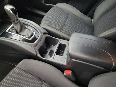 Used 2018 Nissan Rogue Sport S image 26