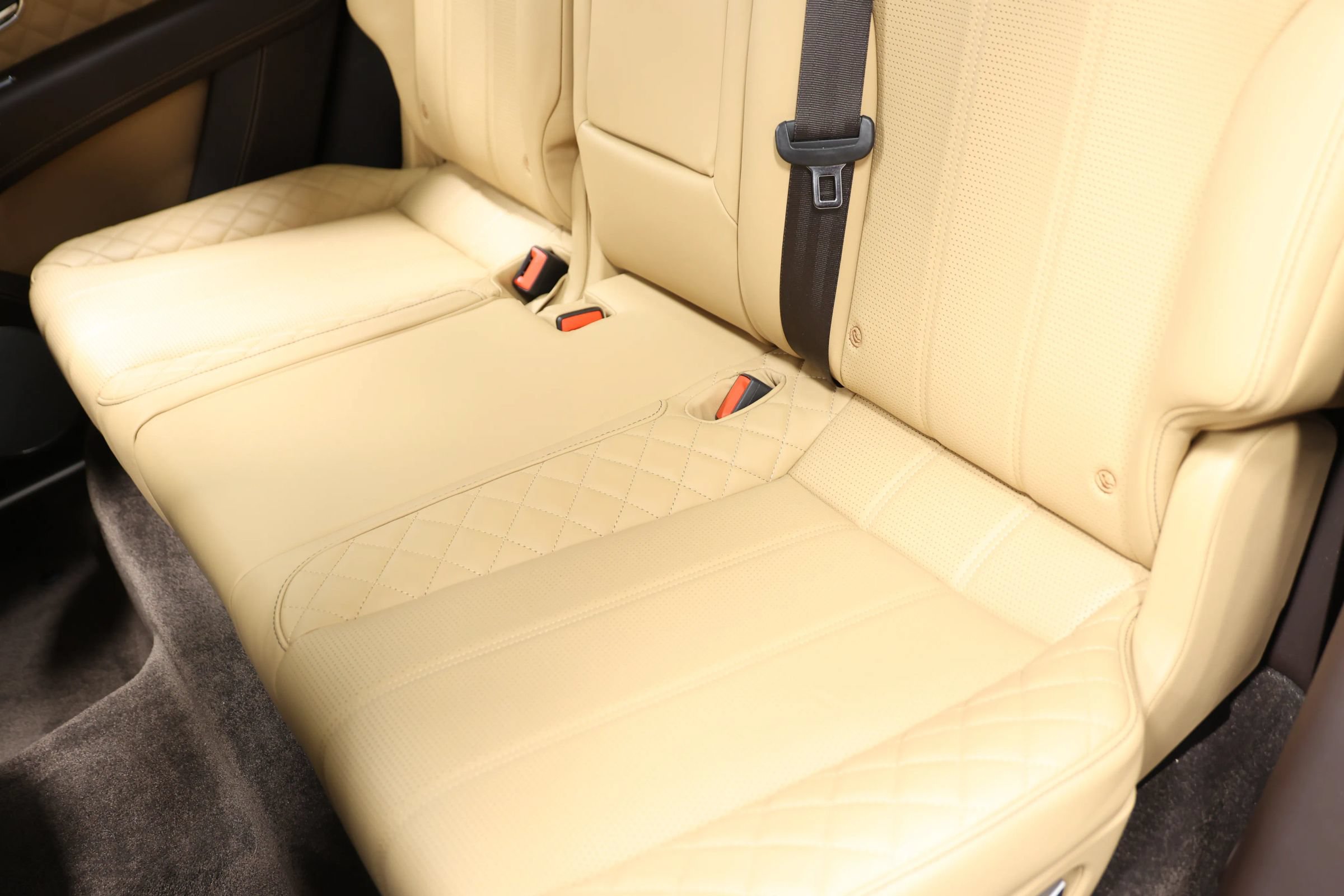 Used 2018 Bentley Bentayga AWD/4WD image 57
