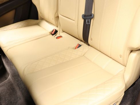 Used 2018 Bentley Bentayga AWD/4WD image 57