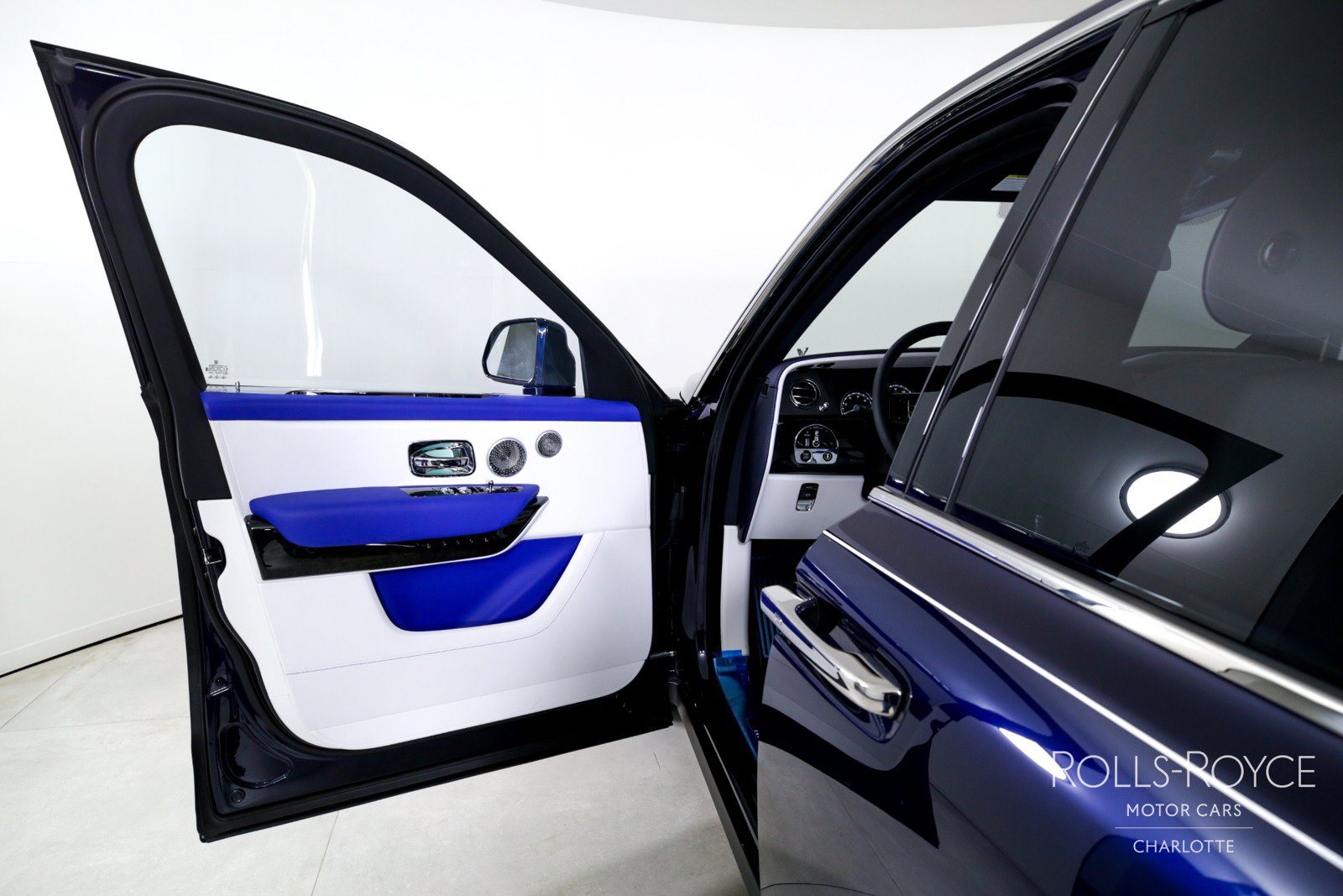 Certified 2024 Rolls-Royce Cullinan AWD/4WD image 11