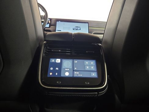 Used 2025 Rivian R1S Adventure image 30