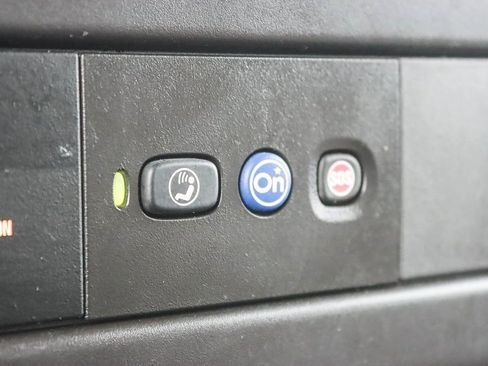 Used 2022 Chevrolet Express 3500 w/ Driver Convenience Package image 24