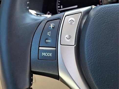 Used 2014 Lexus ES 350 w/ Luxury Package FWD image 21