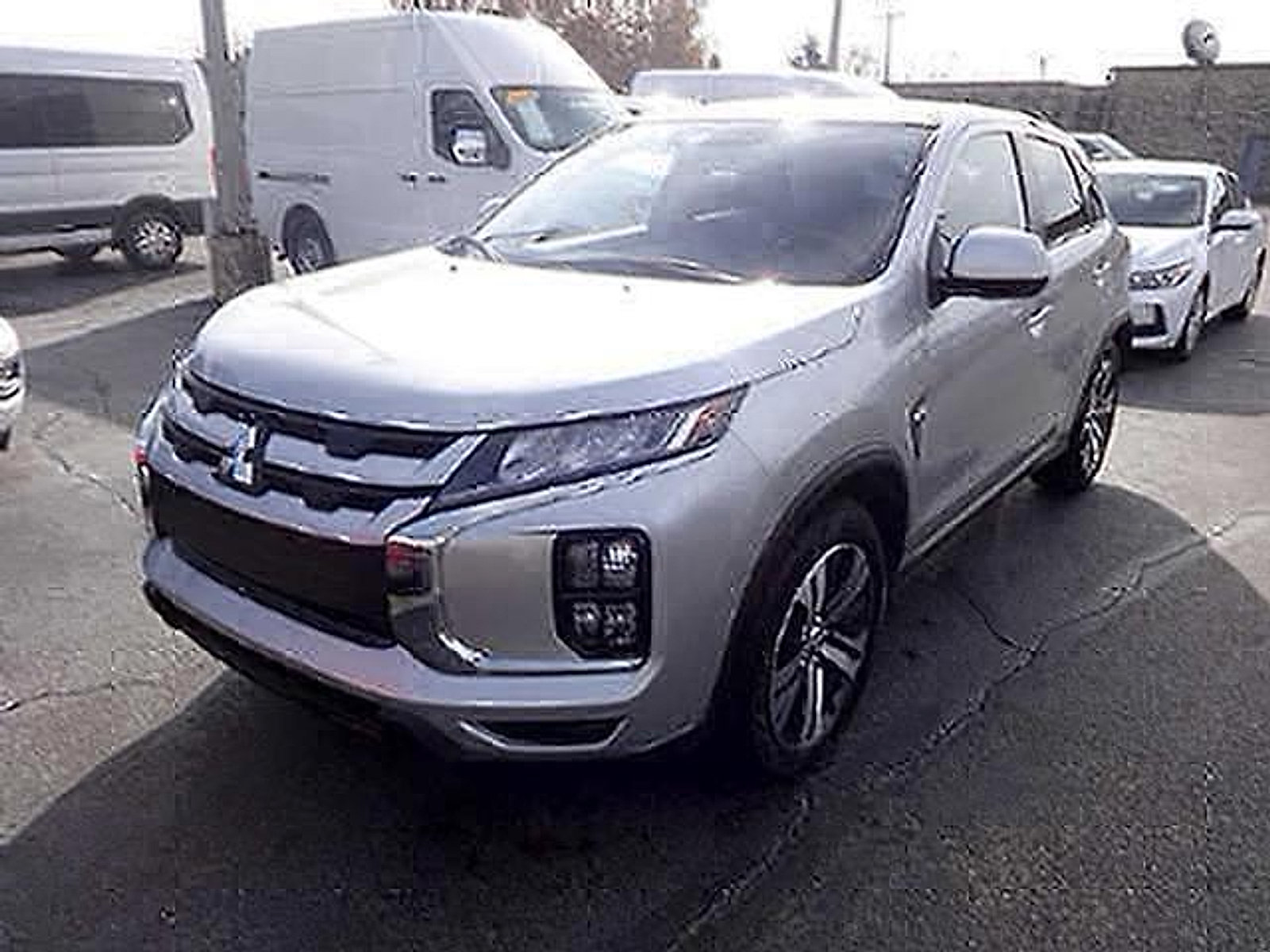 Used 2024 Mitsubishi Outlander Sport ES AWD/4WD image 3