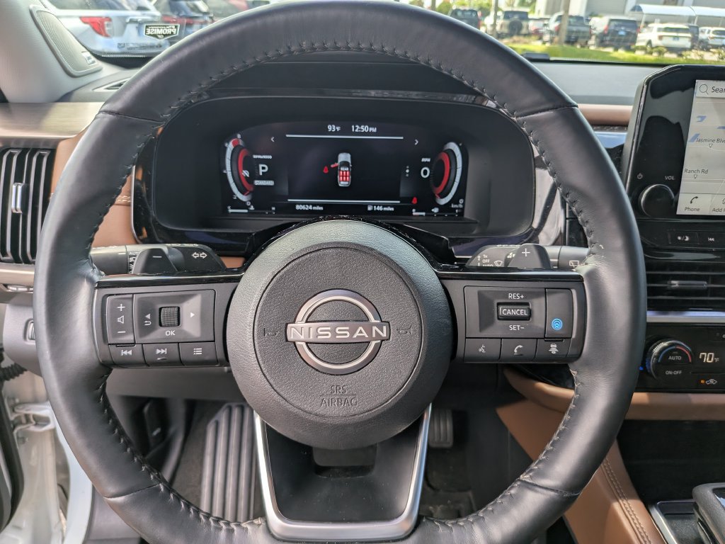 Used 2024 Nissan Pathfinder Platinum w/ Black Appearance Package FWD image 27