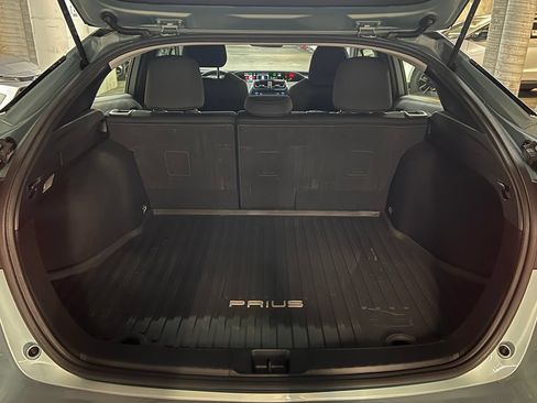 Certified 2022 Toyota Prius LE FWD image 37