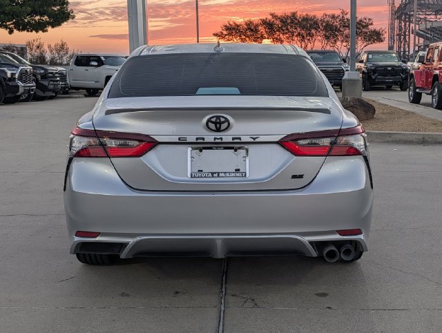Used 2023 Toyota Camry SE FWD image 7