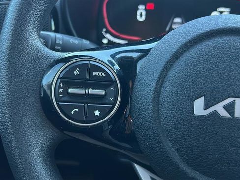 Used 2023 Kia Soul S image 24