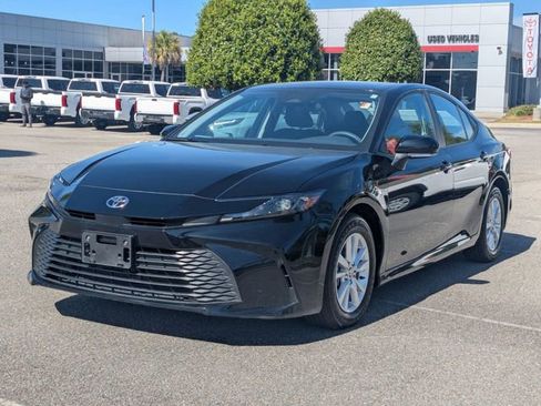 Certified 2025 Toyota Camry LE FWD image 7