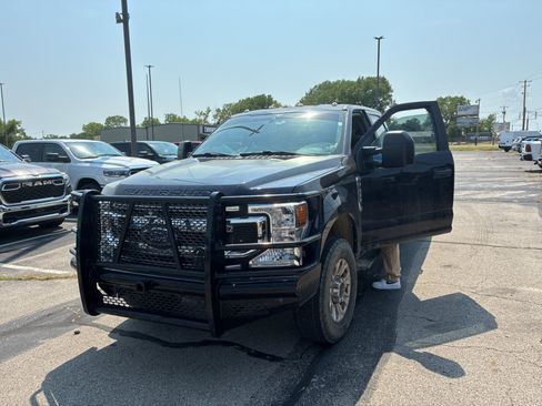 Used 2021 Ford F250 XL w/ STX Appearance Package AWD/4WD image 4