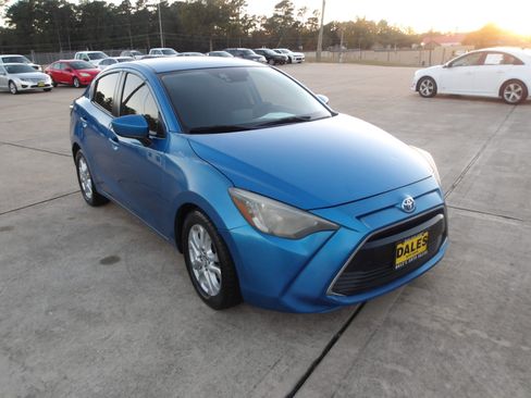 Used 2018 Toyota Yaris iA image 4