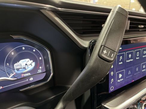 Used 2024 GMC Sierra 3500 Denali image 26