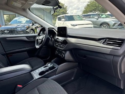 Used 2025 Ford Escape Active AWD/4WD image 10
