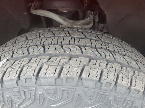 Used 2022 Chevrolet Silverado 1500 LT image 10