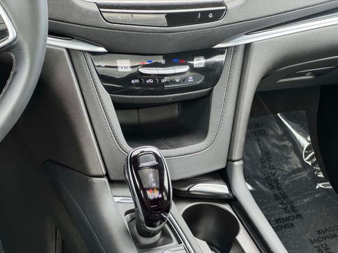 Certified 2025 Cadillac XT5 Premium Luxury FWD image 4