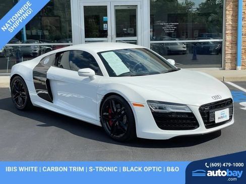 Used 2015 Audi R8 V10 w/ Full Leather Package AWD/4WD image 1