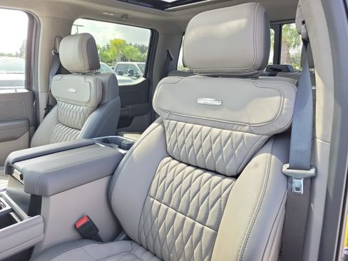 New 2026 Ford F250 Platinum w/ Platinum Plus Package AWD/4WD image 20