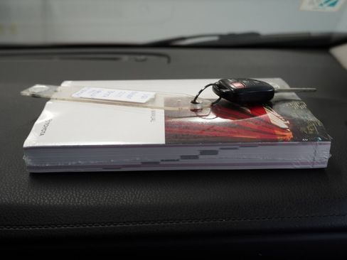 Used 2017 Toyota Corolla LE image 36