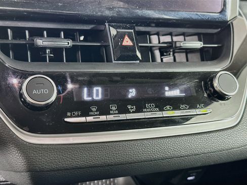 Used 2025 Toyota Corolla LE FWD image 23