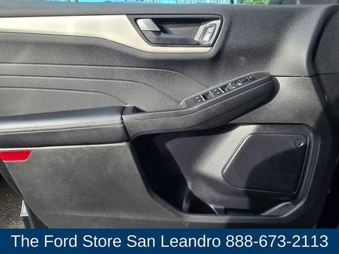 Certified 2022 Ford Escape SE w/ SE Sport Appearance Package image 30