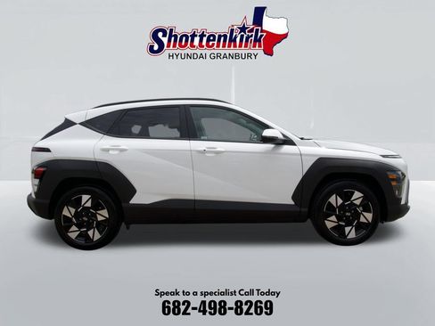 Used 2025 Hyundai Kona SEL FWD image 5