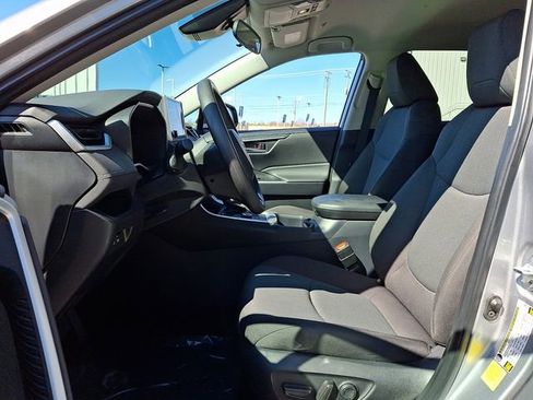 Used 2025 Toyota RAV4 XLE image 13