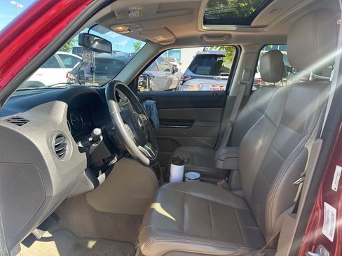 Used 2014 Jeep Patriot Limited w/ Sun/Sound Group image 17