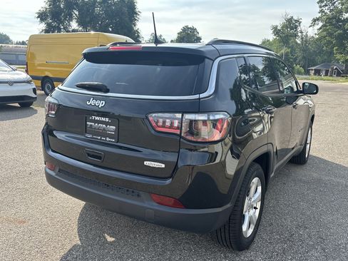 Used 2021 Jeep Compass Latitude FWD image 4