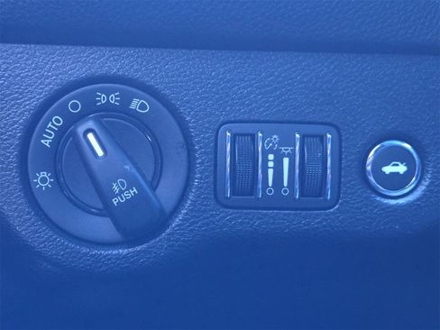 Used 2023 Dodge Challenger SXT w/ Blacktop Package image 21