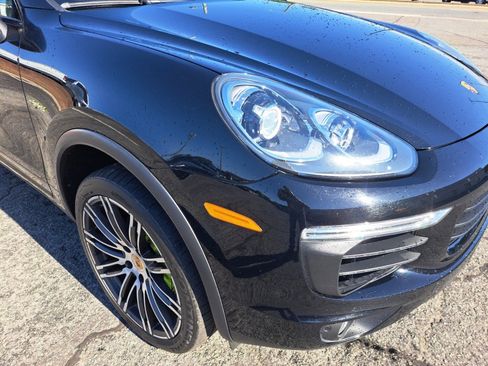 Used 2015 Porsche Cayenne S w/ Premium Package AWD/4WD image 15