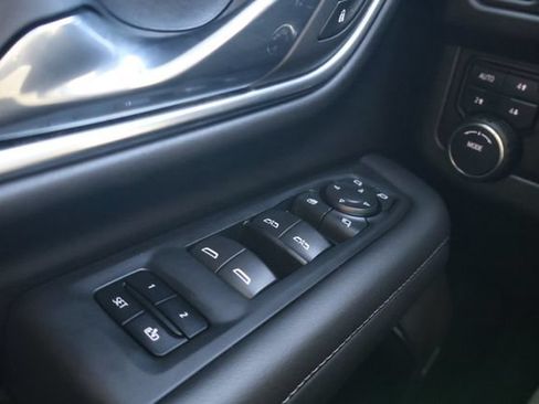 Used 2023 Chevrolet Tahoe LT w/ LT Signature Package AWD/4WD image 18