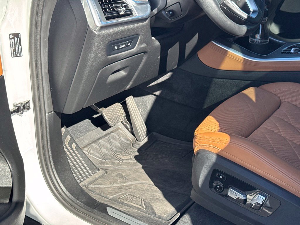 Certified 2024 BMW X5 xDrive40i w/ Premium Package AWD/4WD image 6