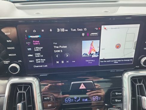 Certified 2022 Kia Sorento SX FWD image 25