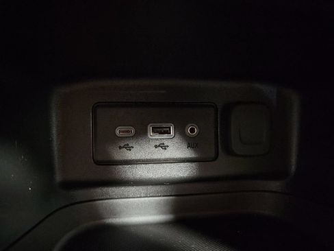 Used 2020 Chevrolet Equinox LT w/ Driver Convenience Package AWD/4WD image 18