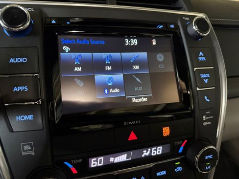 Certified 2017 Toyota Camry XLE FWD image 21