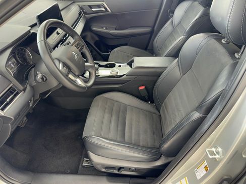Used 2025 Mitsubishi Outlander SE FWD image 5