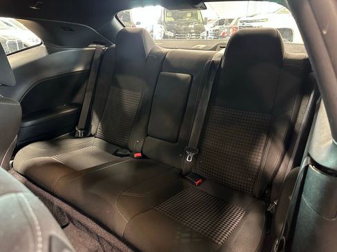Used 2017 Dodge Challenger R/T image 31