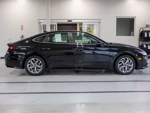 Used 2023 Hyundai Sonata SEL w/ Convenience Package FWD image 6