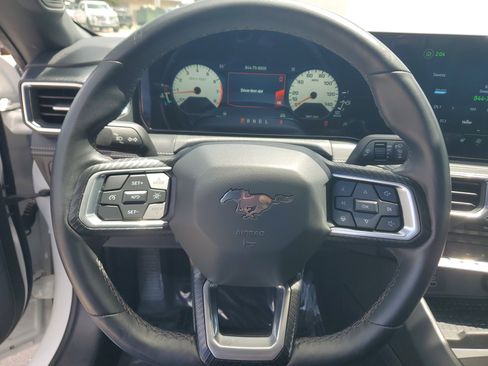 Used 2024 Ford Mustang Premium image 23