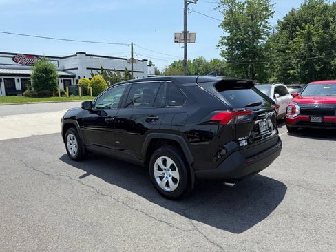 Used 2023 Toyota RAV4 LE AWD/4WD image 5