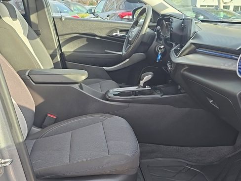 Used 2024 Chevrolet Trax LS image 12
