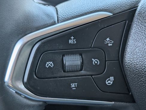 Used 2024 Chevrolet Trax LT w/ Driver Confidence Package image 13