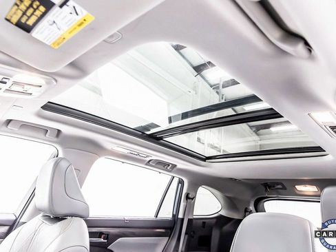 Used 2023 Toyota Highlander Platinum image 15