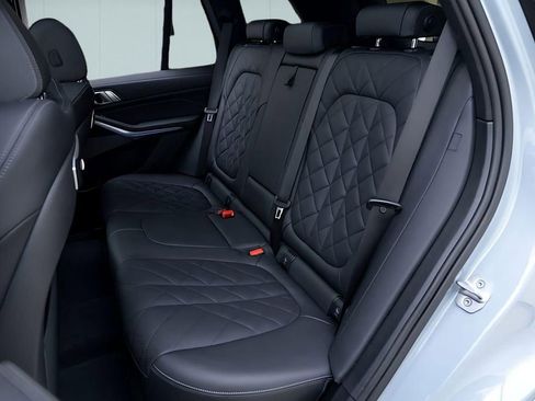 Used 2025 BMW X5 xDrive40i w/ M Sport Package AWD/4WD image 24
