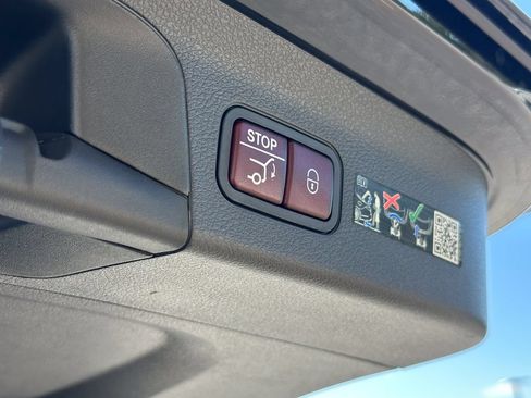 Certified 2025 Mercedes-Benz GLS 450 4MATIC image 22