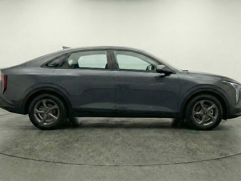 Used 2025 Kia K4 LXS image 11