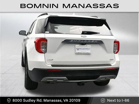 Used 2020 Ford Explorer XLT w/ Equipment Group 202A image 4