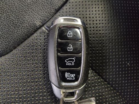 Used 2019 Hyundai Santa Fe Limited image 32