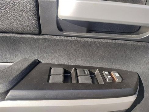 Used 2018 Toyota Tundra SR5 image 31