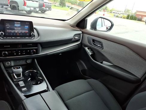 Used 2023 Nissan Rogue S image 17